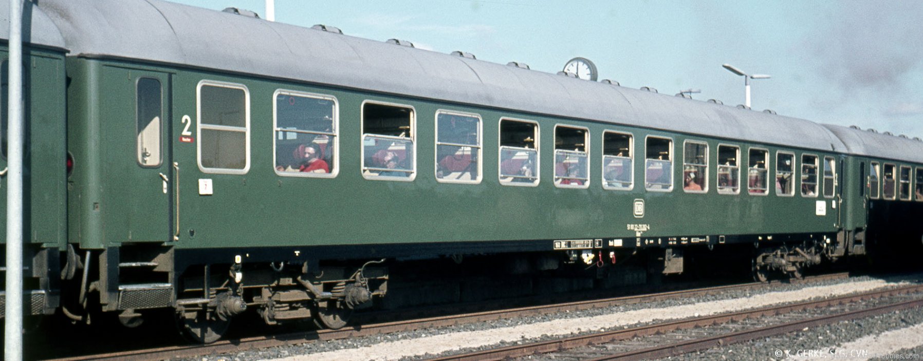 Brawa 58137 Express Train Coach Bm234 DB  (Marklin AC w/L