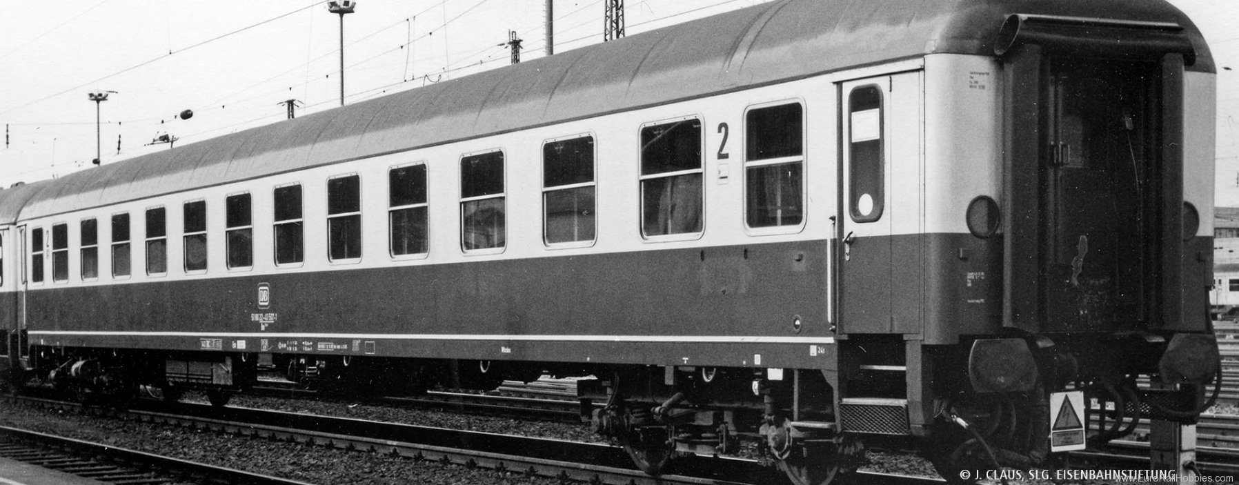 Brawa 58148 Express Train Coach Bm238 DB(DC Analog Versio