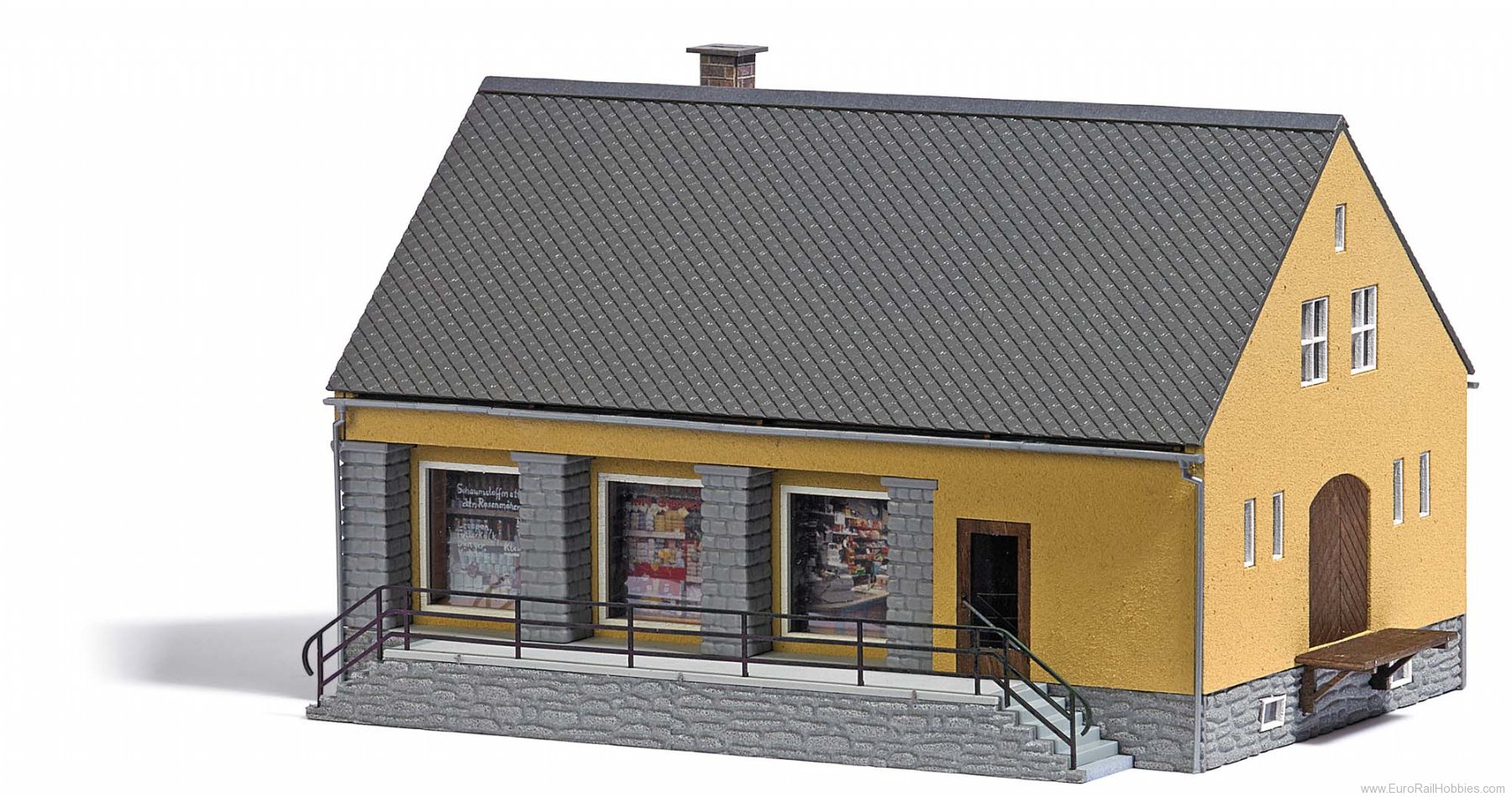 Busch 1381 GDR country store, 164x112x102 mm