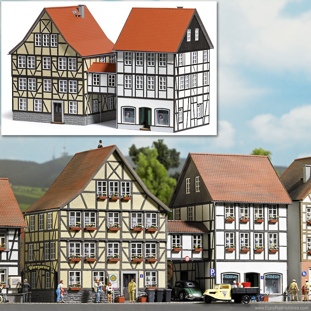 Busch 1538 2 Half-timbered Houses connected with Bridge 