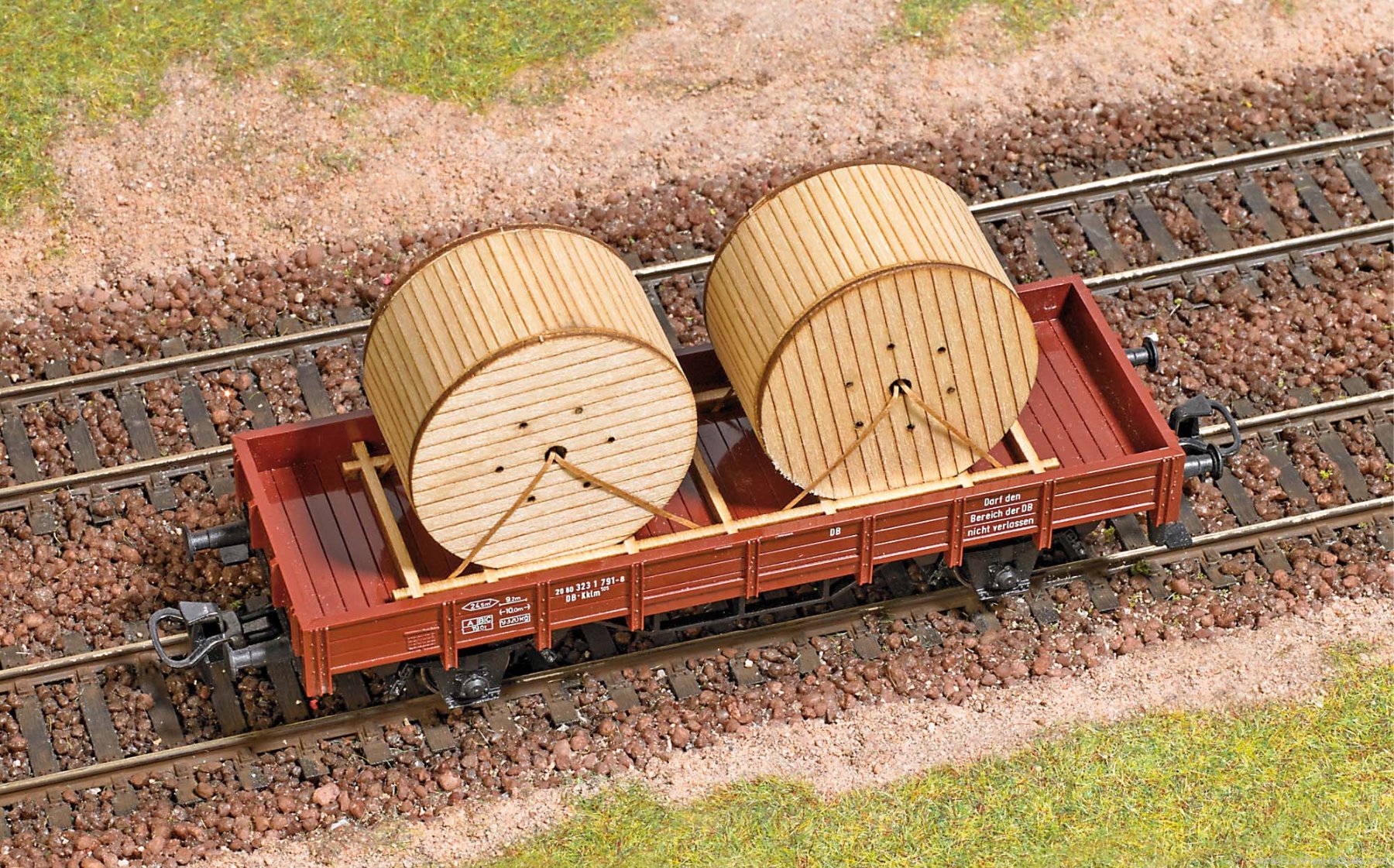 Busch 1688 Freight Material: Wooden cable drums