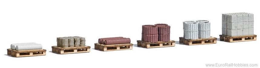 Busch 1813 Pallets with building material