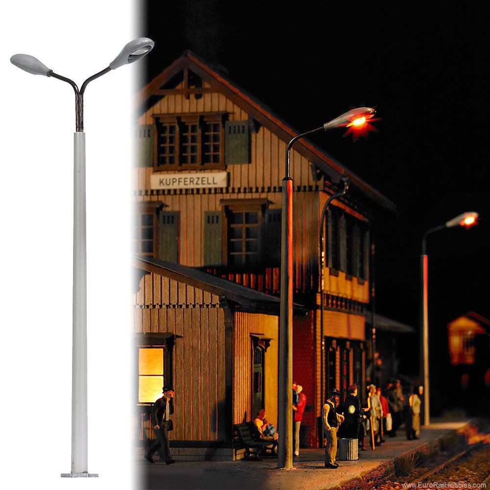 Busch 4138 Street Lamps on Concrete Pole