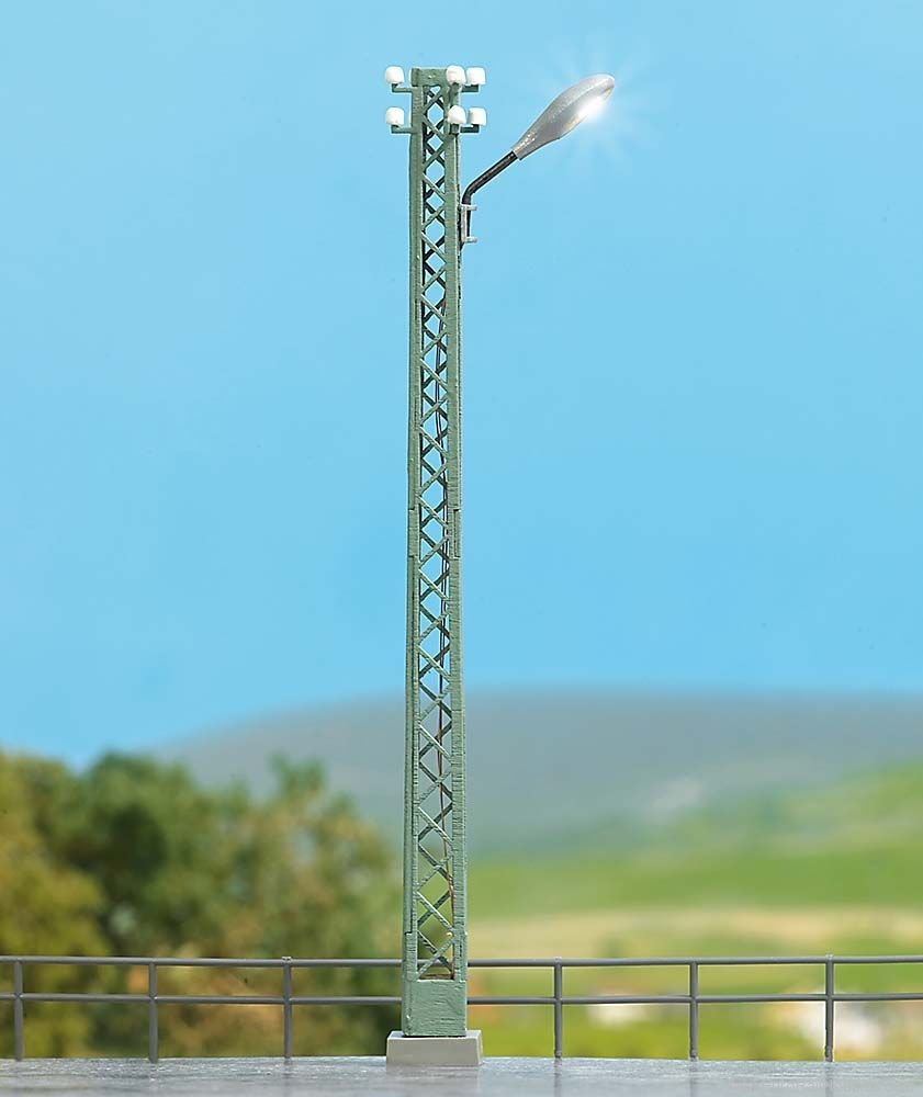 Busch 4151 Industrial Lattice-Mast Lamp