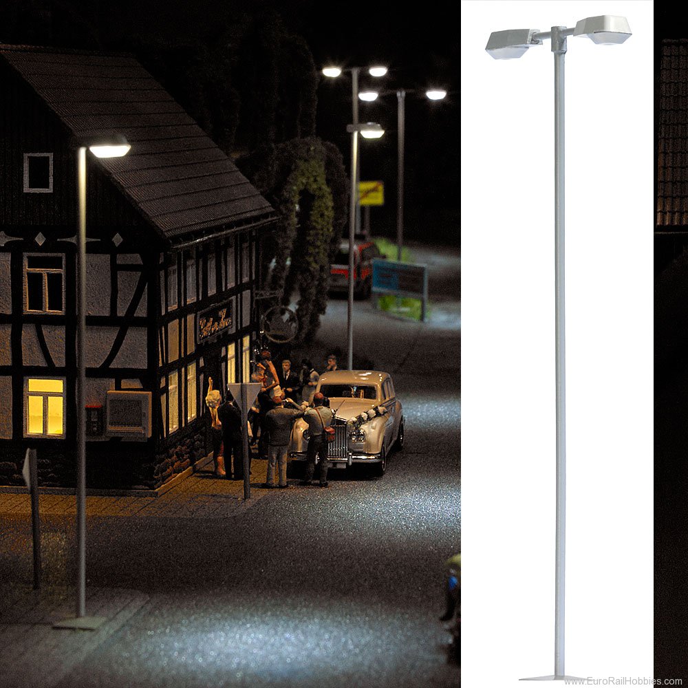 Busch 4200 AEG Double Headed Street Light