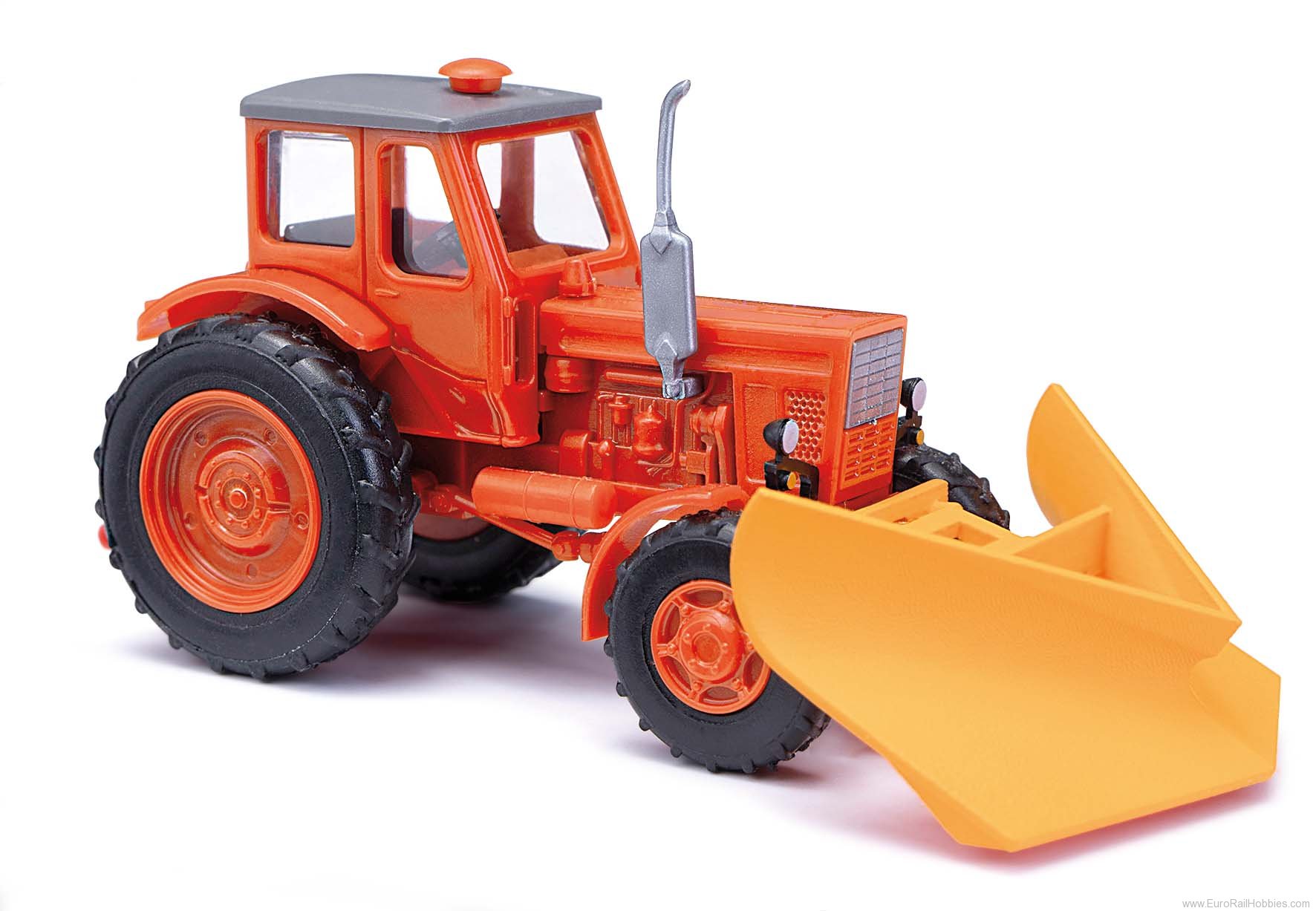 Busch 51355 Belarus MTS-52 with snow plow