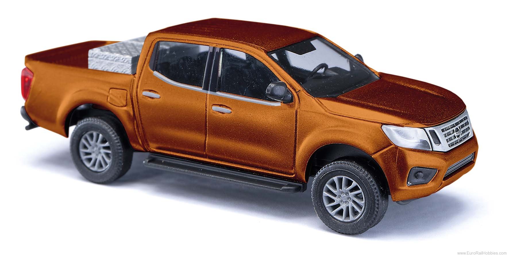 Busch 53720 Nissan Navara, Gold Metallic with Aluminum Bo
