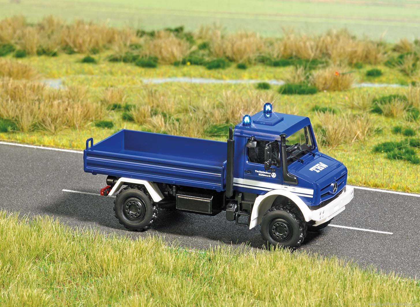 Busch 5590 'THW' Mercedes-Benz Unimog