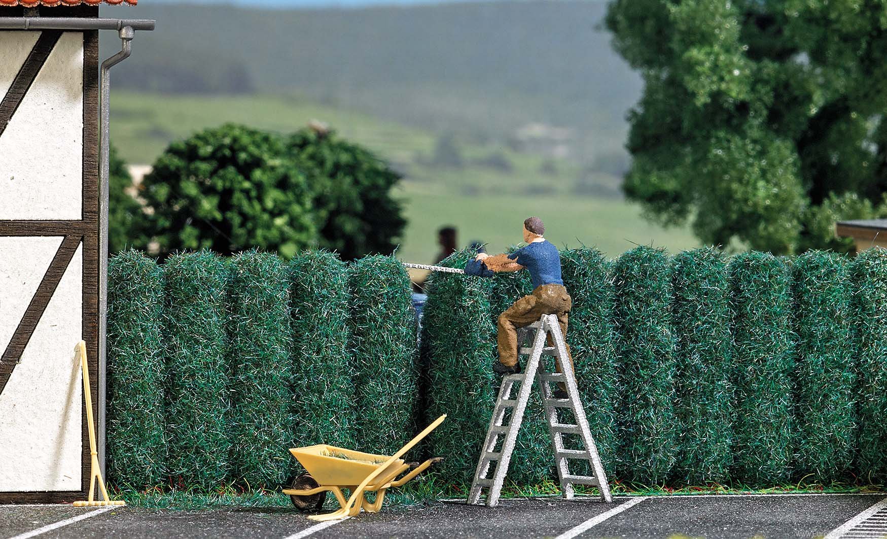 Busch 7838 Action Set - Hedge trimming