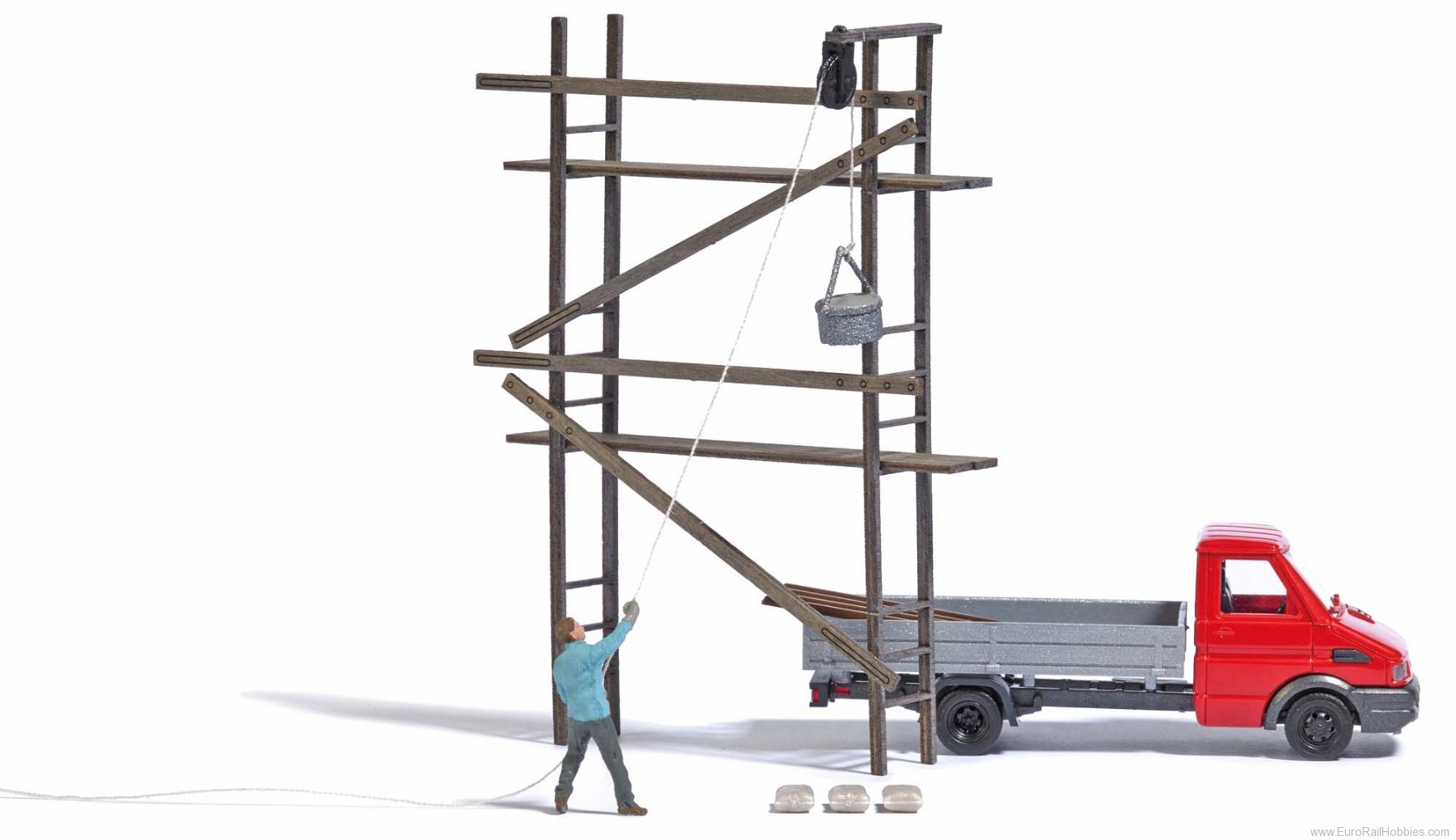 Busch 7902 scaffolding w. bricklayer and pulley