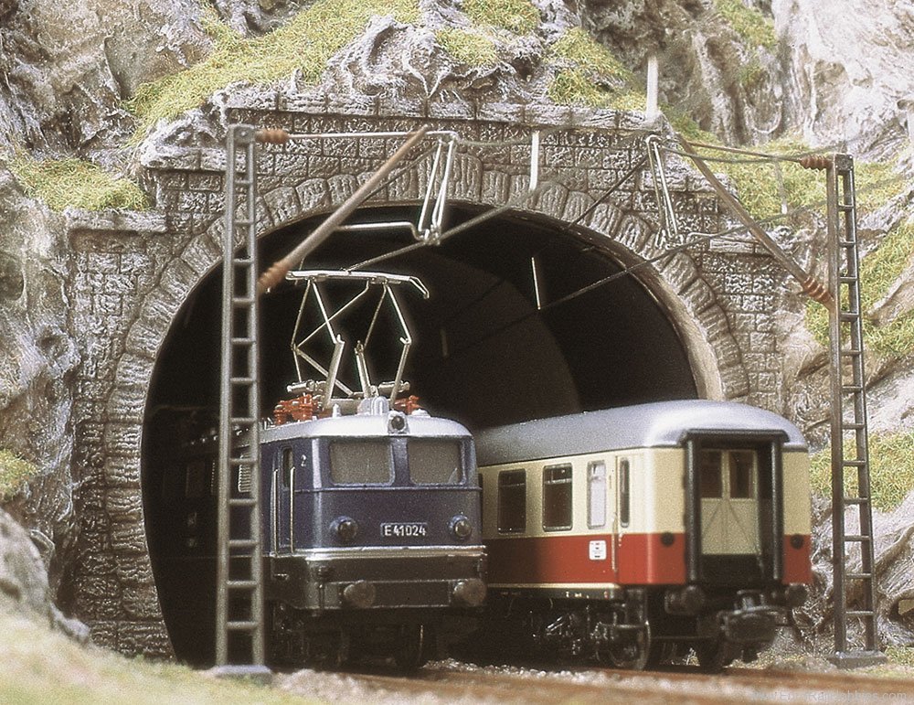 Busch 8192 2 Tunnel portals