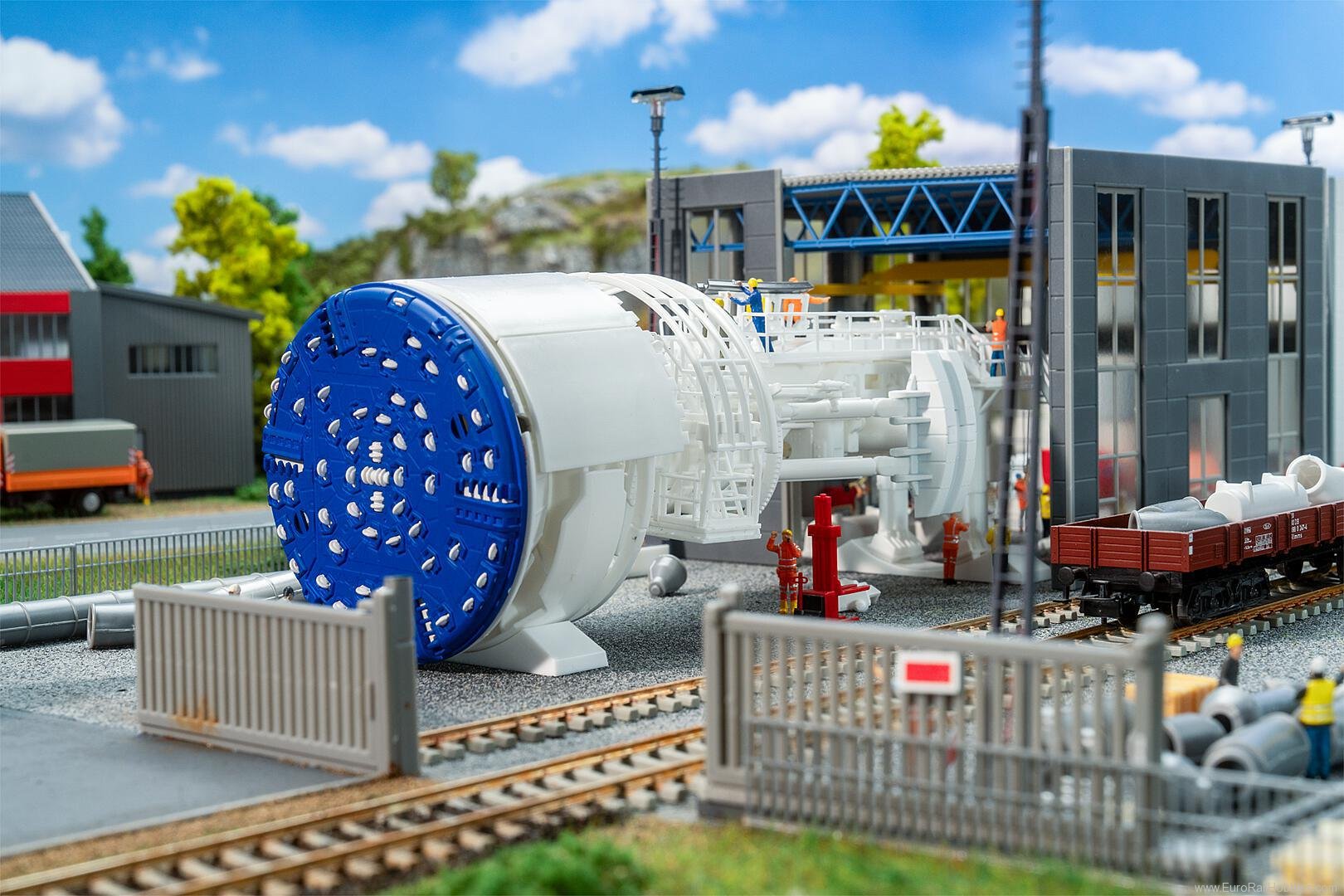 Faller 130897 Tunnel boring machine under construction