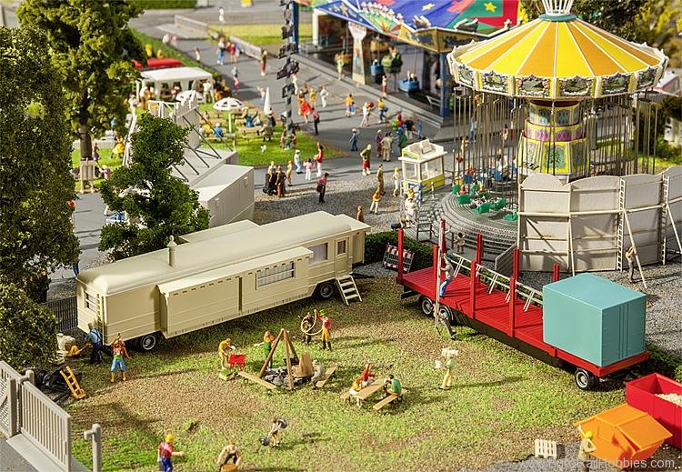 Faller 140480 Set of funfair caravans I