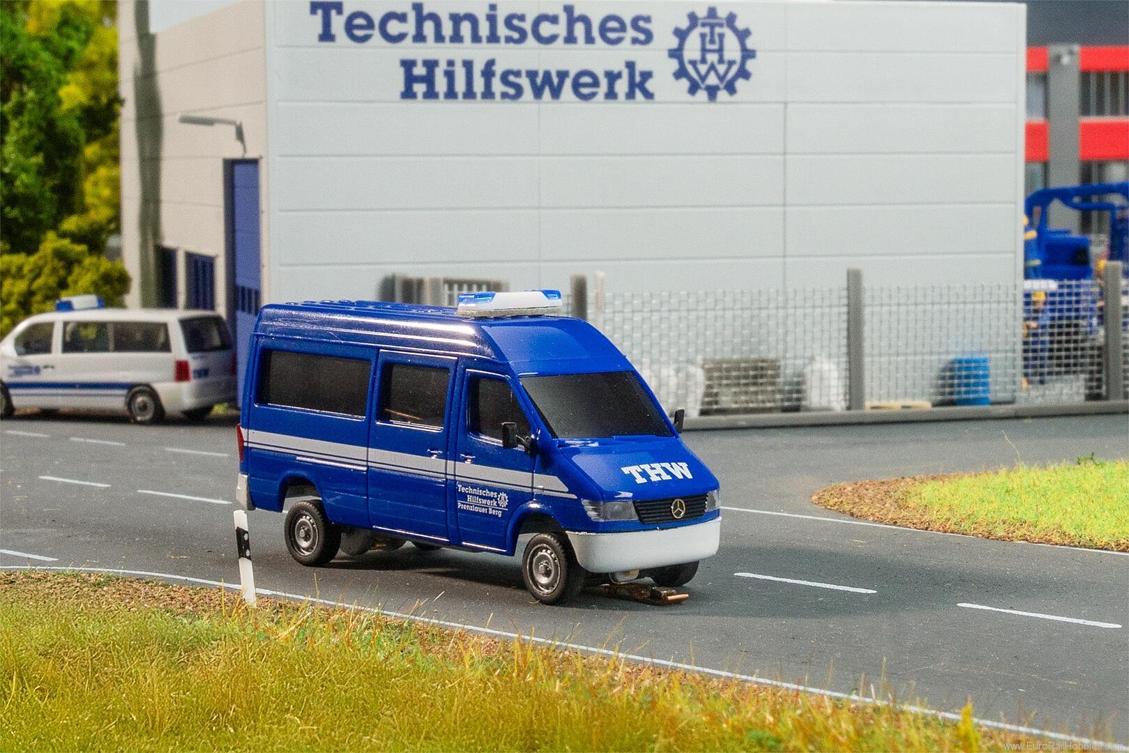 Faller 161430 MB Sprinter THW (HERPA)