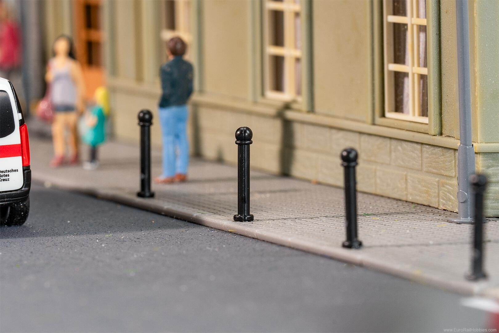 Faller 180998 10 Iron bollards