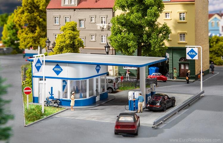 Faller 191784 Small filling station (December 2022 Model of