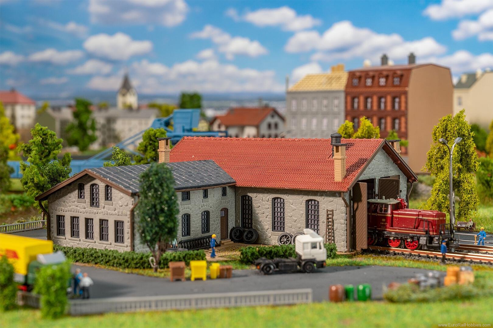 Faller 222106 Two-stall locomotive shed with workshop