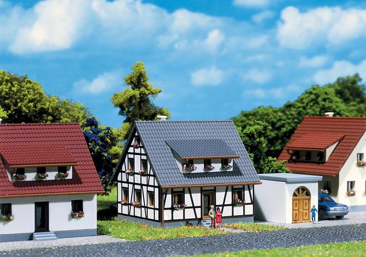 Faller 282760 Half-timbered house