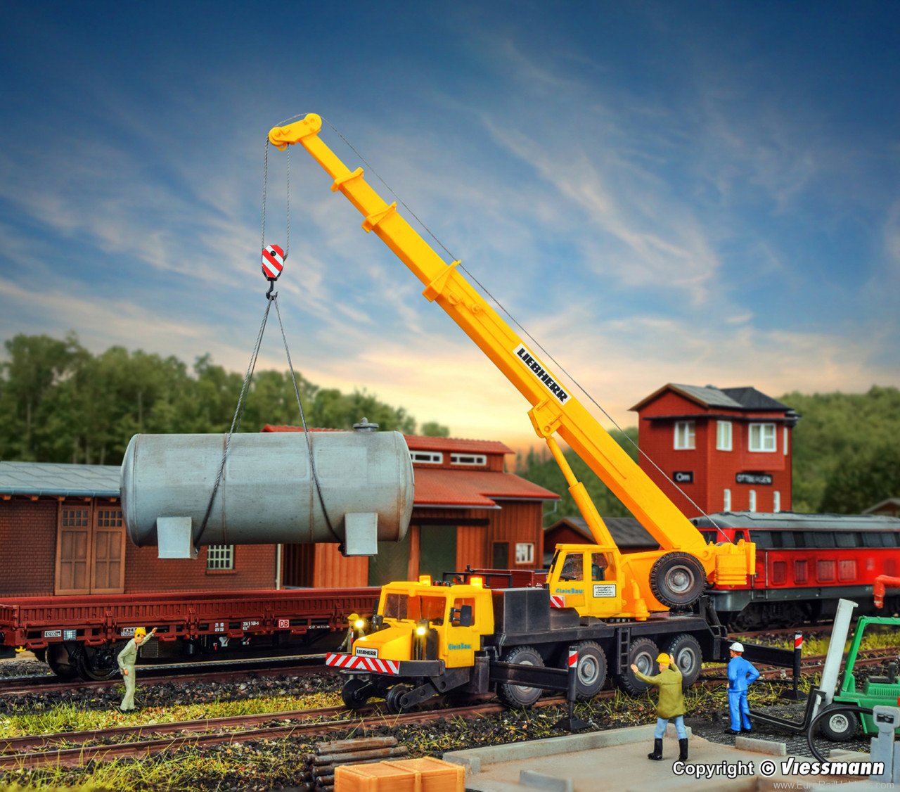 Kibri 10558 H0 Road rail crane LTM 1050-4, track building
