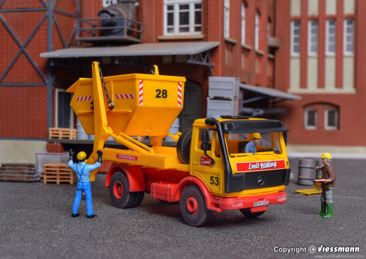 Kibri 14120 H0 MB truck with skip loader, edition Emil Bo