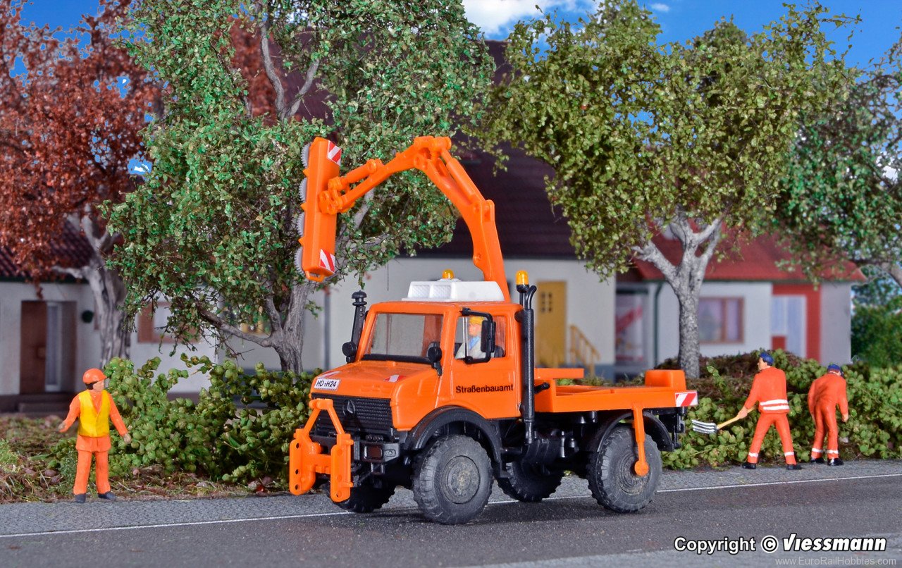 Kibri 15004 H0 UNIMOG with trimming attachment