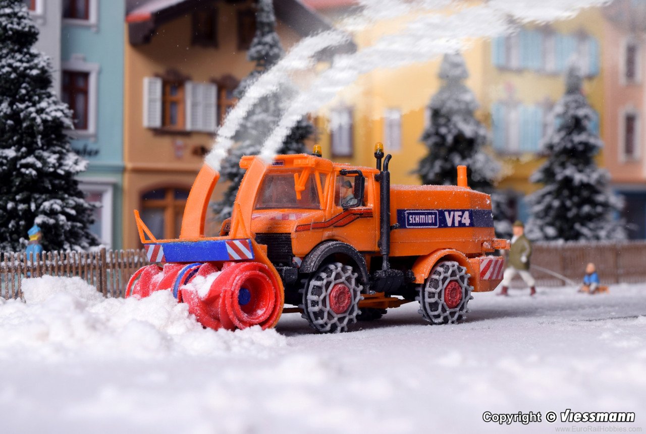 Kibri 15011 H0 UNIMOG with winter set