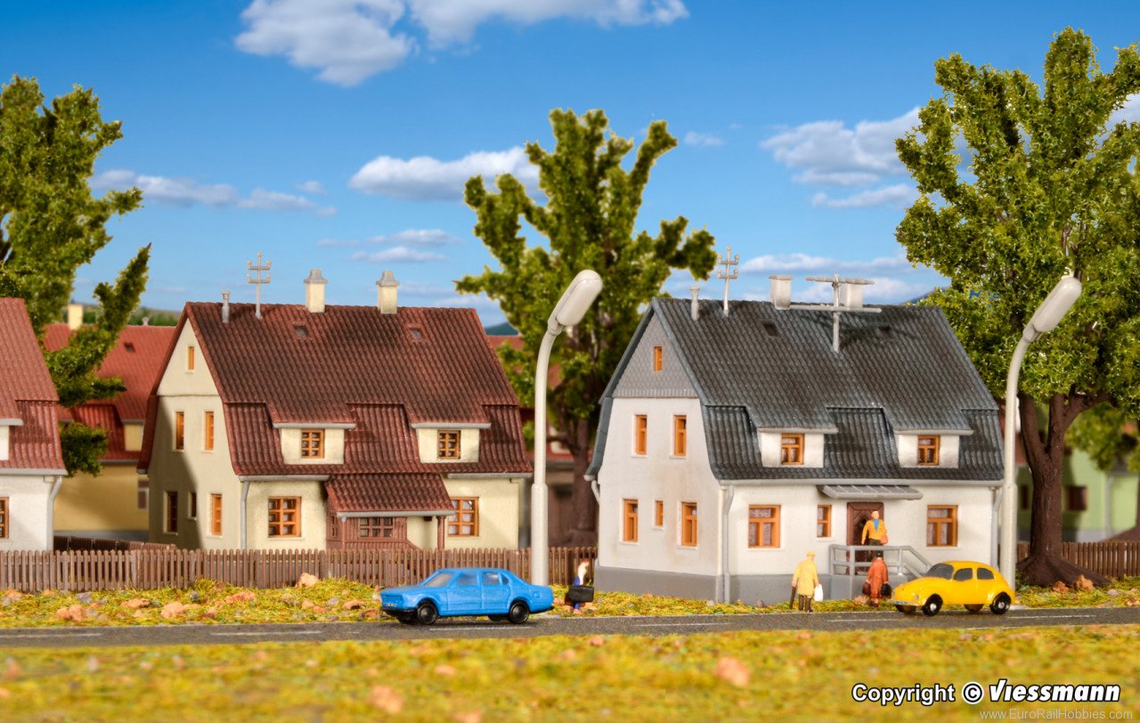 Kibri 36830 Z Development houses Wallfahrtsweg, 2 pieces