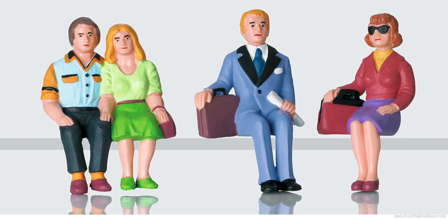 LGB 53006 LGB Figures - Set of travelers sitting