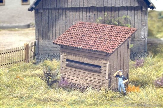 MBZ Thomas Oswald 10133 Bee House