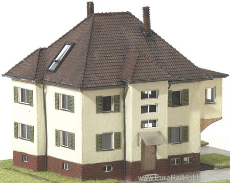 MBZ Thomas Oswald 16037 House Axmann