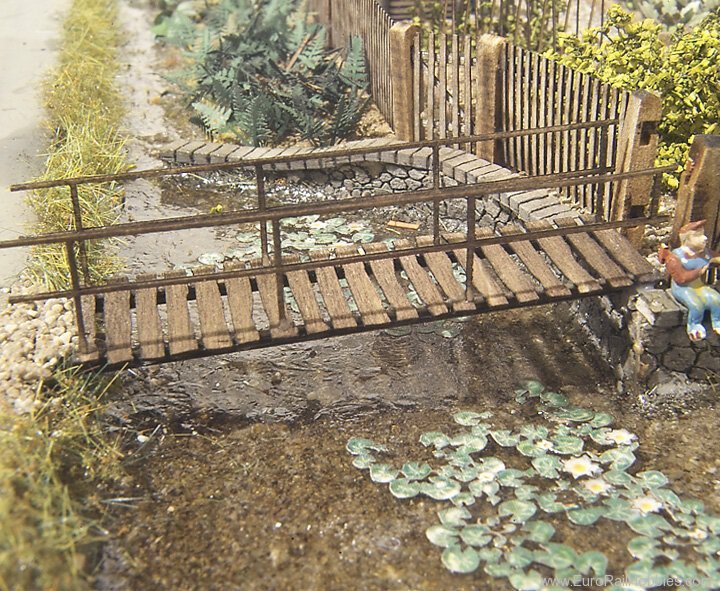 MBZ Thomas Oswald 84037 Small Wooden Bridge