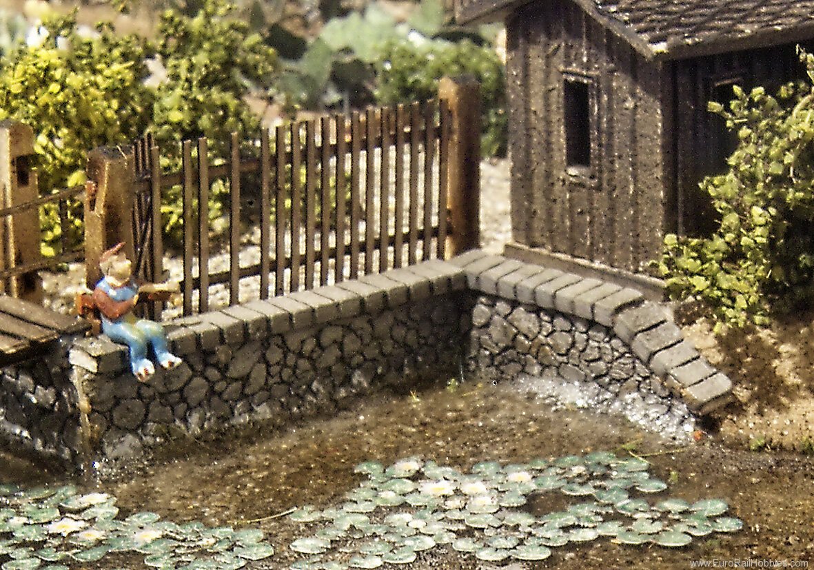 MBZ Thomas Oswald 84076 Garden Wall