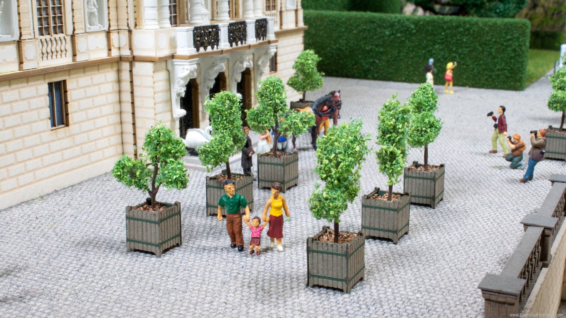 Noch 14013 Noch Ornamental Trees in Tubs