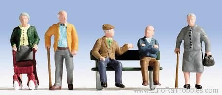 Noch 15551 Senior Citizens, 5 figures, with bench