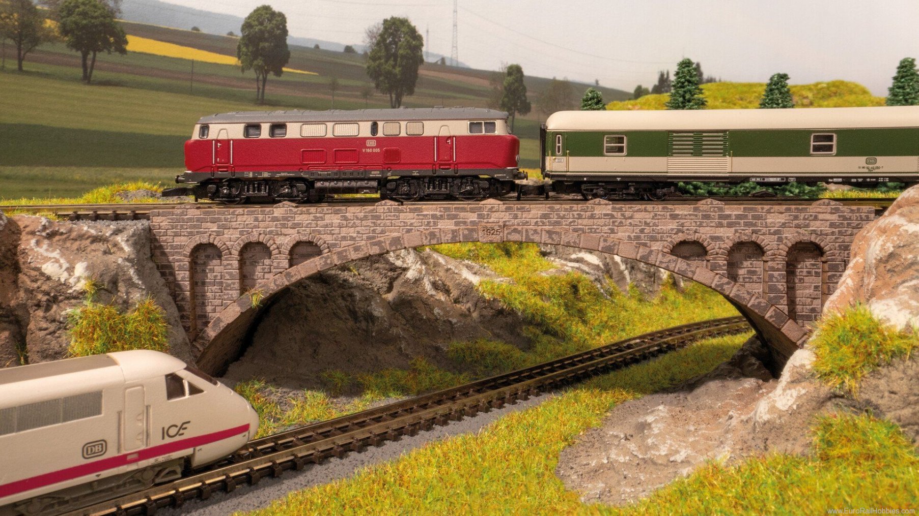 Noch 44380 Stone Arch Bridge