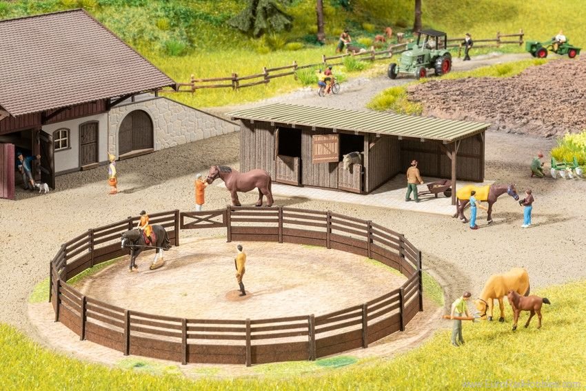 Noch 66717 micro-motion Riding Arena with Horseboxes