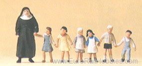 Preiser 10401 Pedestrians -- Nun w/Small Children 