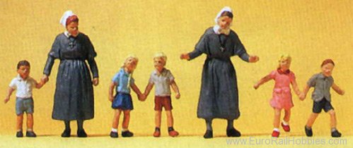 Preiser 10533 Protestant Sisters with Children