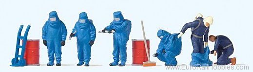 Preiser 10729 Firemen with blue chemical resistant suits. A