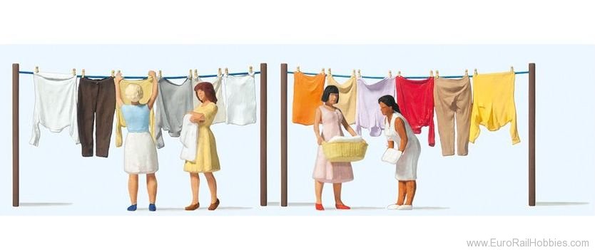 Preiser 10741 Women hanging laundry