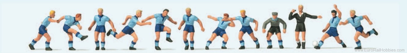 Preiser 10756 Soccer team and referee. Light blue shirts, d