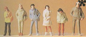 Preiser 14005 Standing Boys & Girls in Winter Clothing 