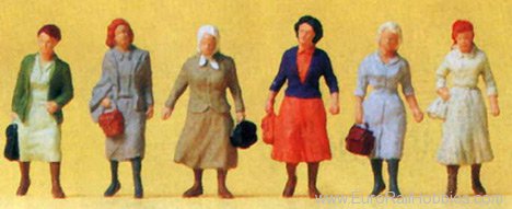 Preiser 14085 Female Commuters on the way to the Railway