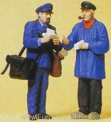 Preiser 45093 Pedestrians -- Letter Carrier & Letter Recipi