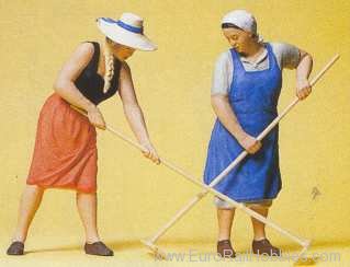 Preiser 45094 Workers -- Women Raking 