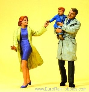Preiser 45138 Couple with Child