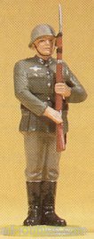Preiser 56003 Germ officer present arms 