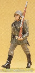Preiser 56054 Soldiers 1:25 -- Soldier Marching w/Kit-Bag