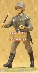 Preiser 56090 Soldiers 1:25 -- Musician Marching w/Small Dr