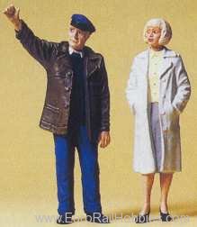 Preiser 57116 Pedestrians -- Couple Hailing Cab 